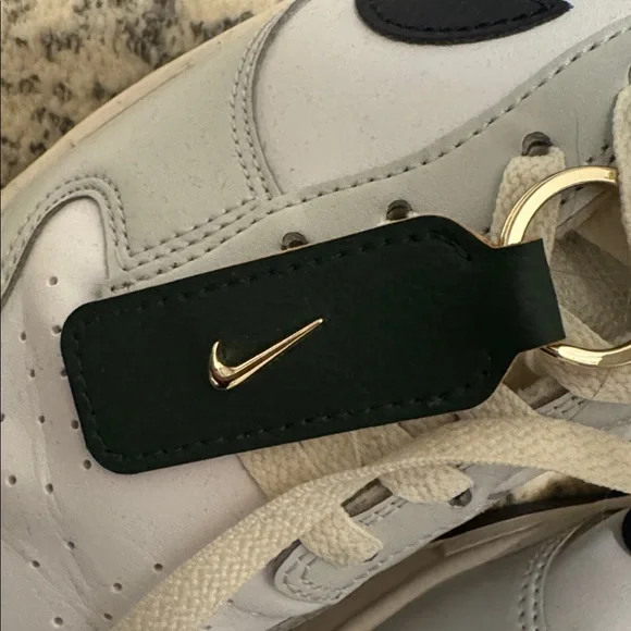 EUC Nike Dunk Low Men’s sneakers. US Size 10. - Picture 7 of 10